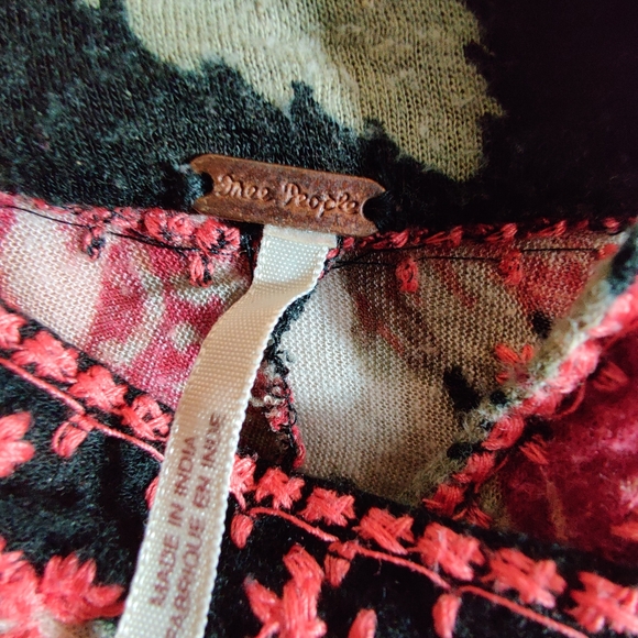 FREE PEOPLE Bainbridge Black & Red Floral Long Bell Sleeve High Neckline Shirt S - Picture 9 of 16